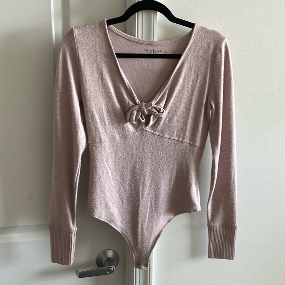 Abercrombie & Fitch tie front pink bodysuit